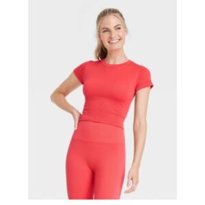 NWT All in Motion Seamless Baby Tee Crop Shirt